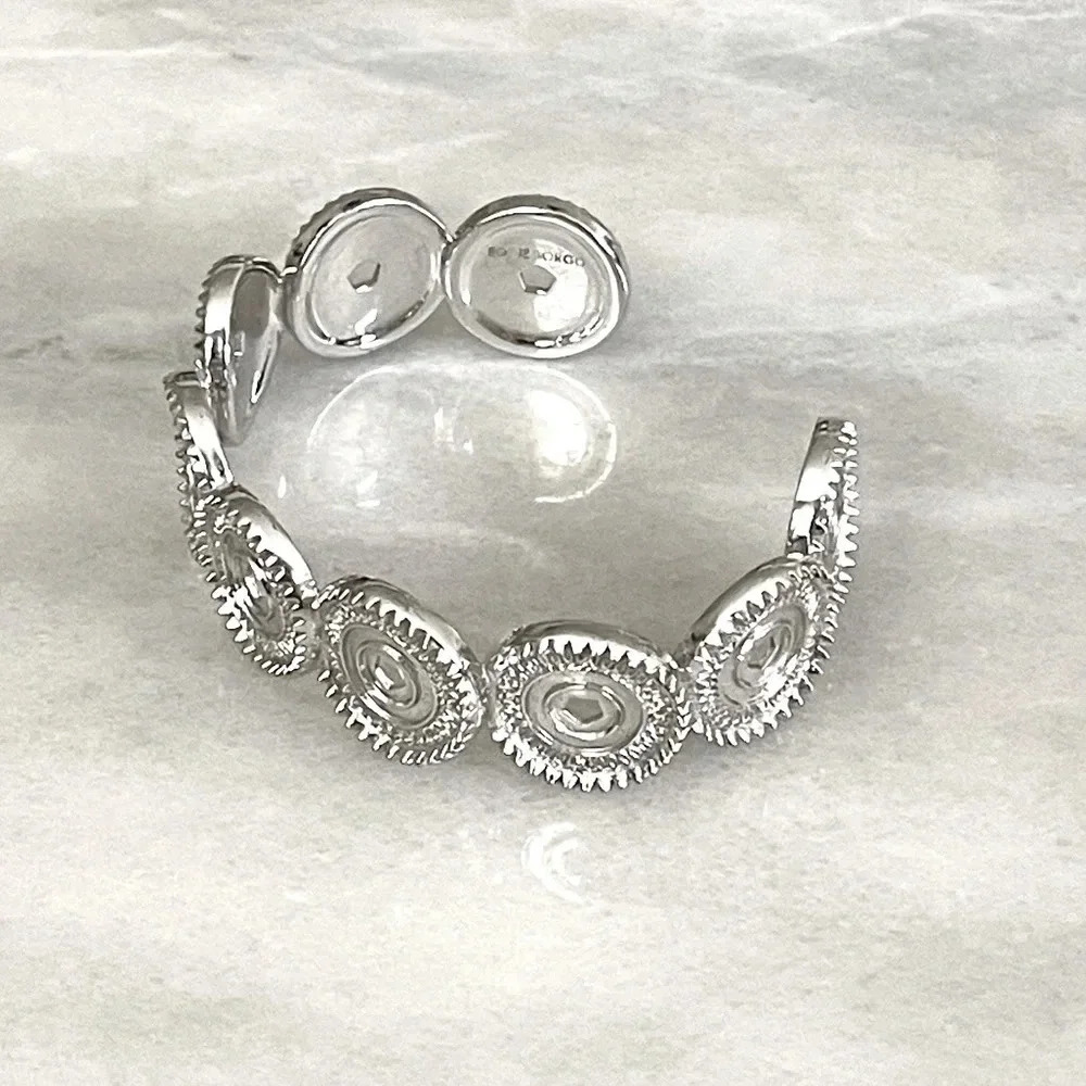 Eddie Borgo’s Medallion Cuff Bracelet - Picture 4 of 10